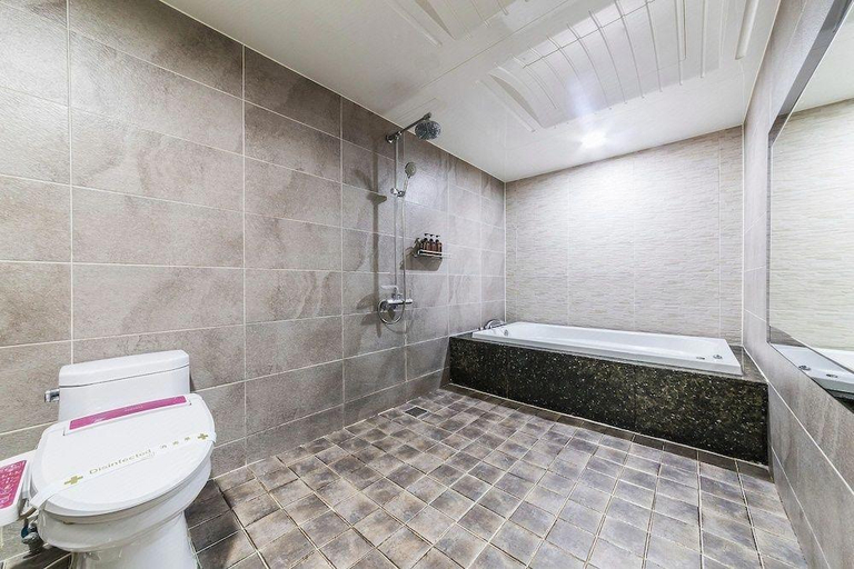 Bathroom, Bucheon Hotel CT, Gyeyang