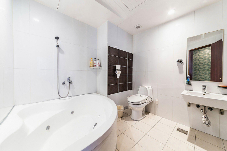 Bathroom, Nostalgia Hotel, Paju