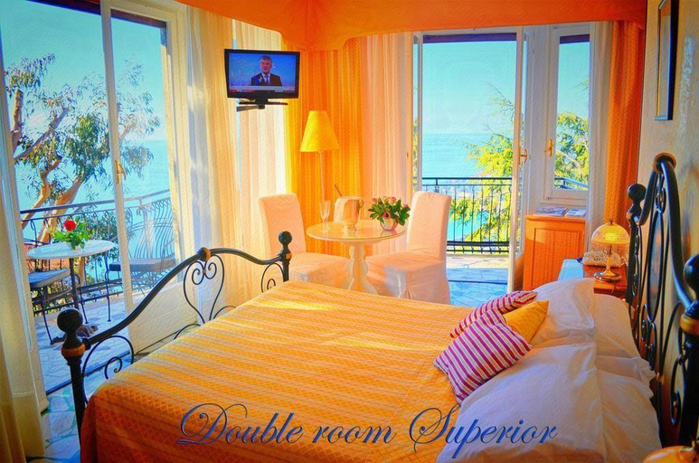 Bedroom, La Riserva di Castel d'Appio- Charme & Relax, Imperia