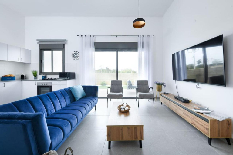 Others 4, Modern 4BR Garden Apartment with Private Balcony