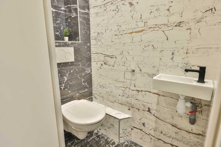 Bathroom 2, Newly renovated appartement Canal de Lourq, Paris