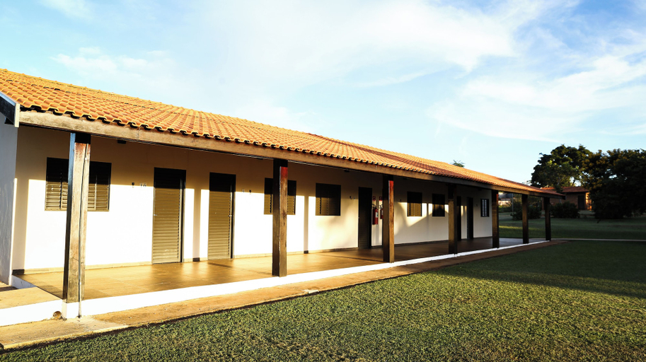 Front of property 4, Quinta dos Cambaras Ecopousada, Itaí