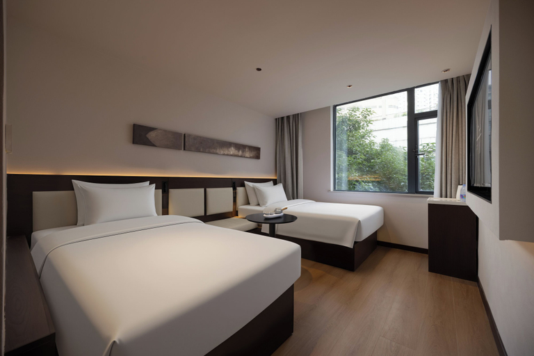 View from room 5, Zhihe Xing Hotel, Chongqing