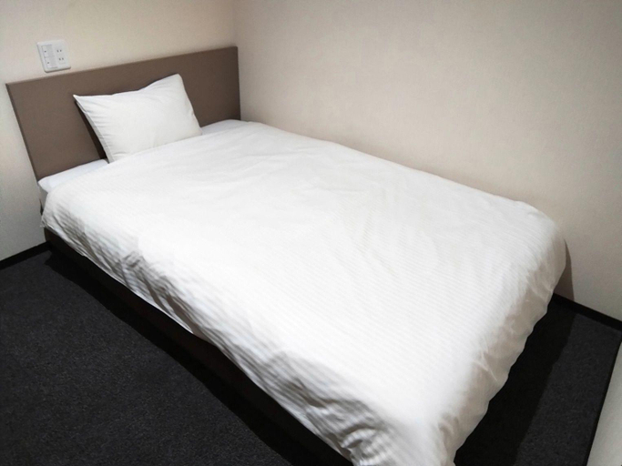Bedroom 2, Business Hotel Mikumo, Konan