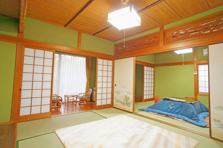 Bedroom 2, Makibanoie, Yufu