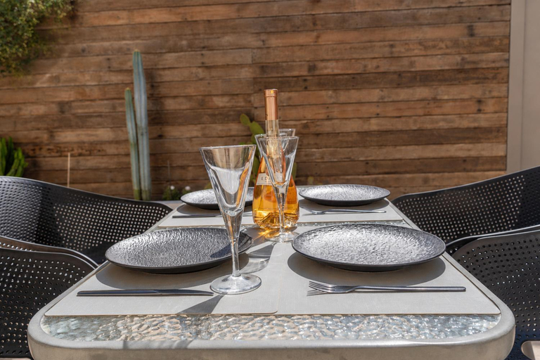 Food & Drinks 4, 9-4 Private Houses, South Aegean