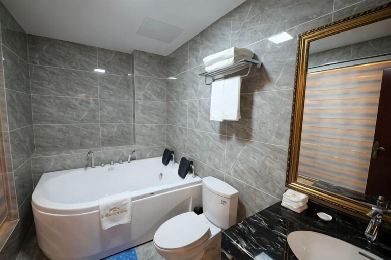 Bathroom 3, Dege Shandi Hotel, Garzê Tibetan