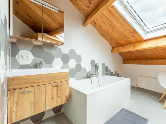 Others 4, Holiday Home in Forested Netherlands with Terrace, Goirle