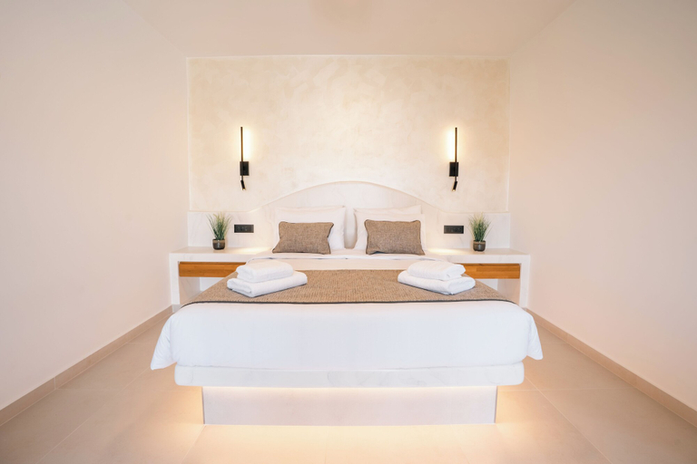 Room 2, Serenity Collection Suites, South Aegean
