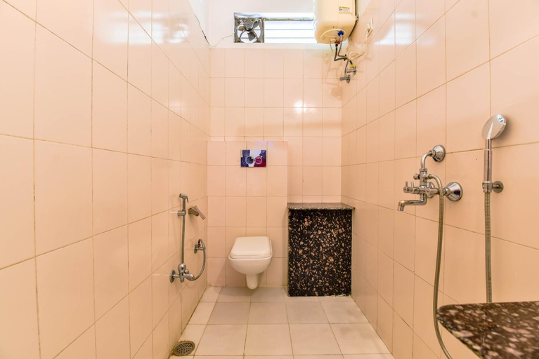 Bathroom 5, FabHotel Prime Harpalsar Heritage Haveli - Near Hawa Mahal, Jaipur