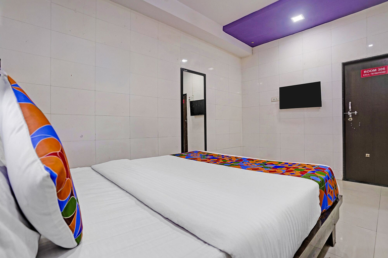 Room 3, Fabhotel Aarvi Executive, Aurangabad