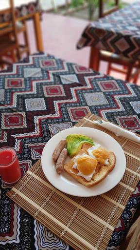 Food & Drinks 5, Karibu House, Kusini