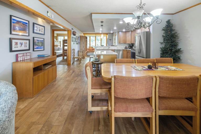 Food & Drinks, Evergreen Condominiums by Vail Resorts, Summit