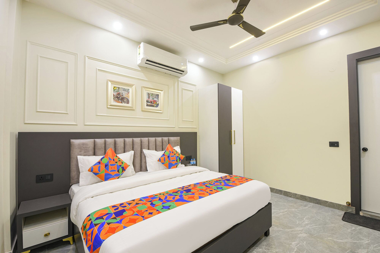 Room 4, FabHotel Eminence Grand, Delhi