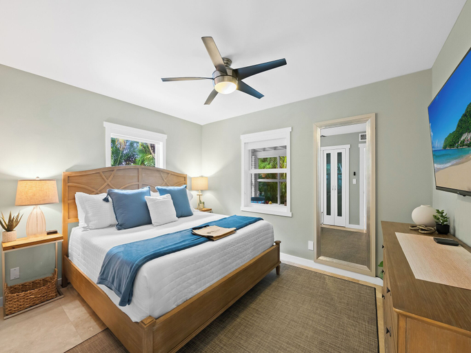 Interior 4, Heated Pool Bungalow Retreat Near Beaches, Broward