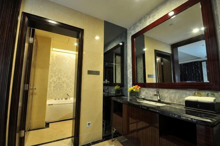 Bathroom 4, Green Bin Phoenix Hotel(Beiliu Country Garden ), Yulin