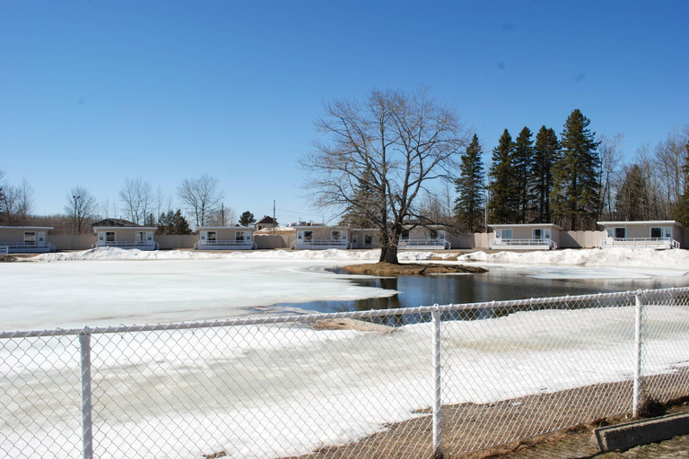 Exterior & Views 2, Rodeway Inn, Madawaska