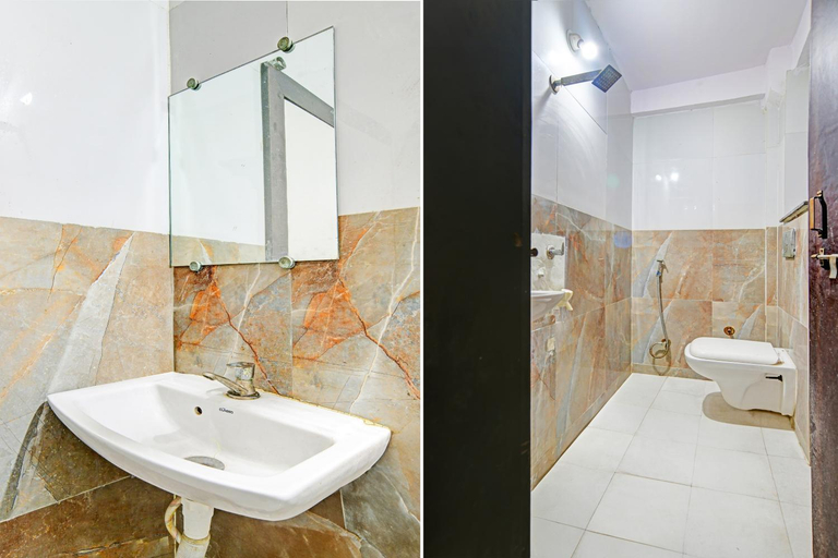 Bathroom, Hotel O Paradise Green, Indore
