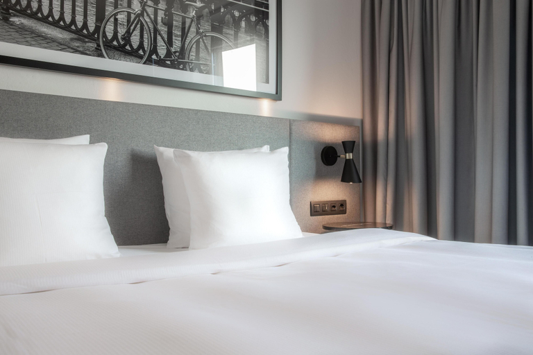 Bedroom 4, Radisson Hotel Berlin Charlottenburg, Berlin