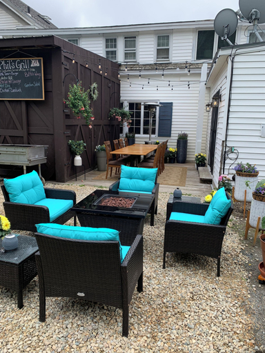 Outdoor dining, 1846 Inn and Tavern, Windham