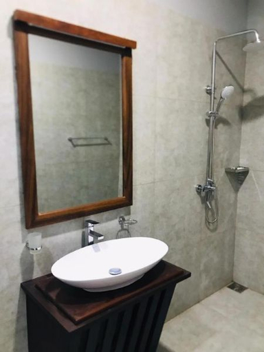 Bathroom 1, Misty Villas, Ella