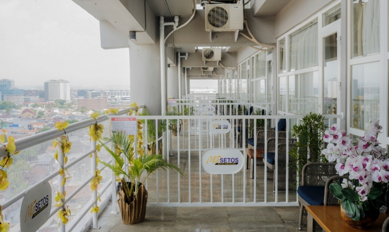 balcony 5