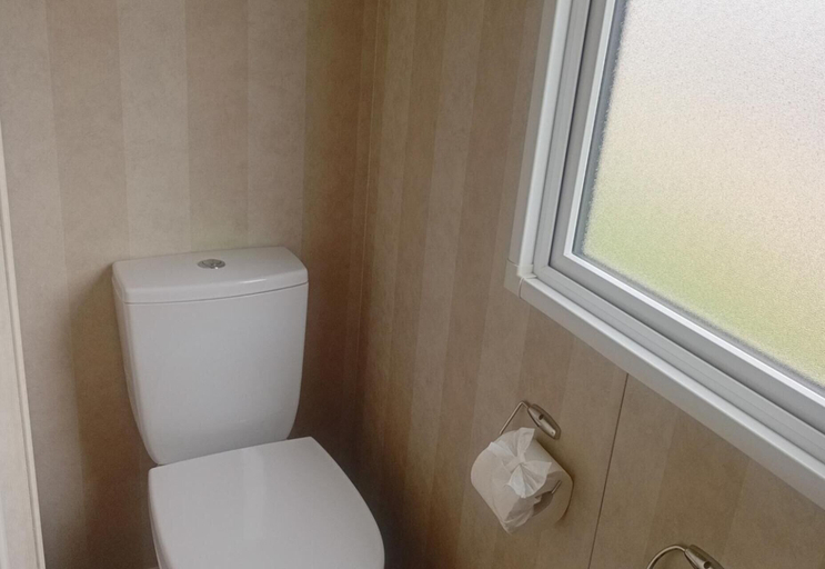 Bathroom, Tranquil Caravan Retreat in Ayrshire, South Ayrshire
