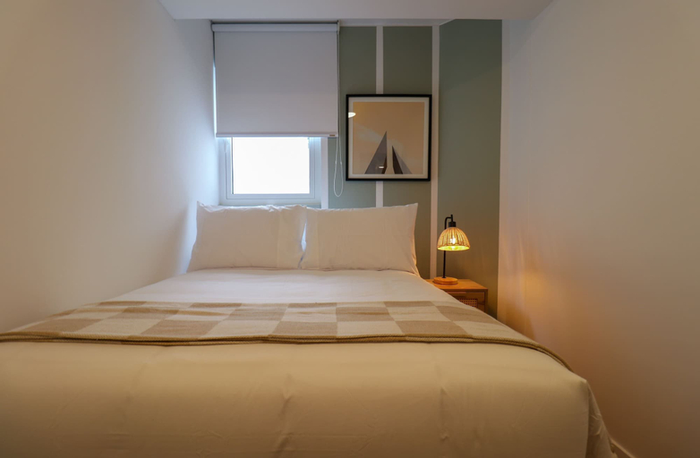 Room 5, w Graceful 2BR w Balcony in Miraflores, Lima