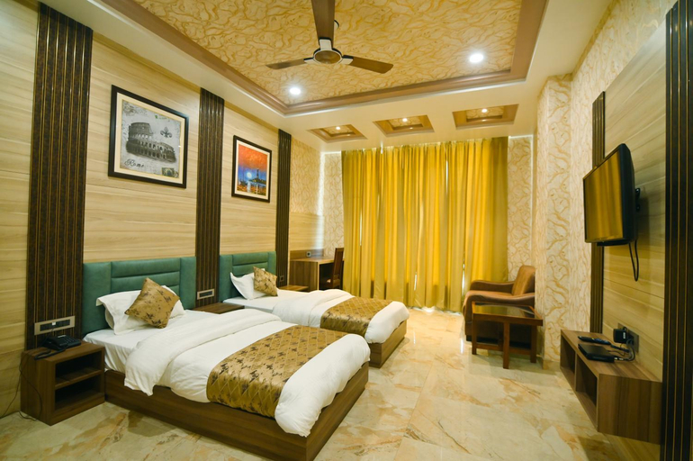Bedroom 2, Hotel Trimurti By Carlton Suites, Faizabad