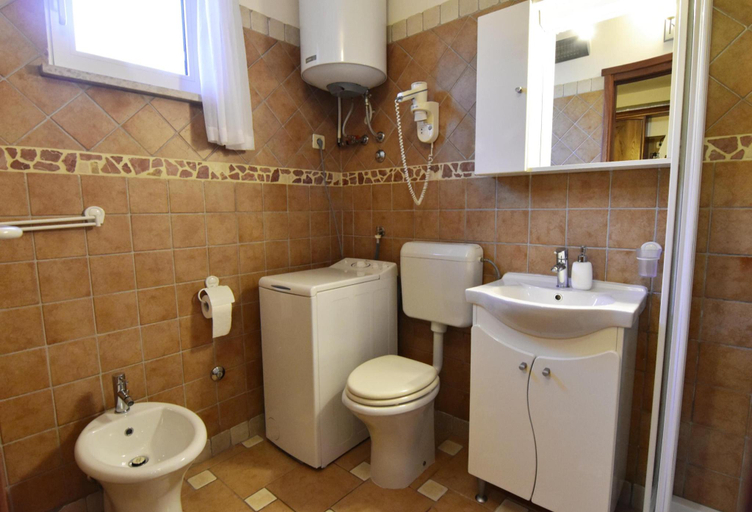 3, Comfy apartment with terrace and BBQ, Umag