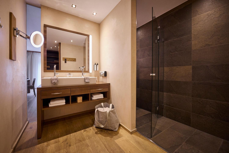 Bathroom 5, Das Kronthaler, Schwaz