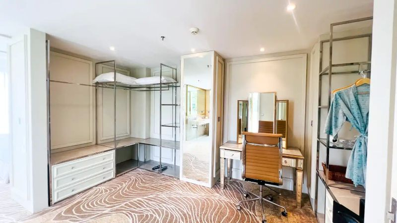 bedroom 24