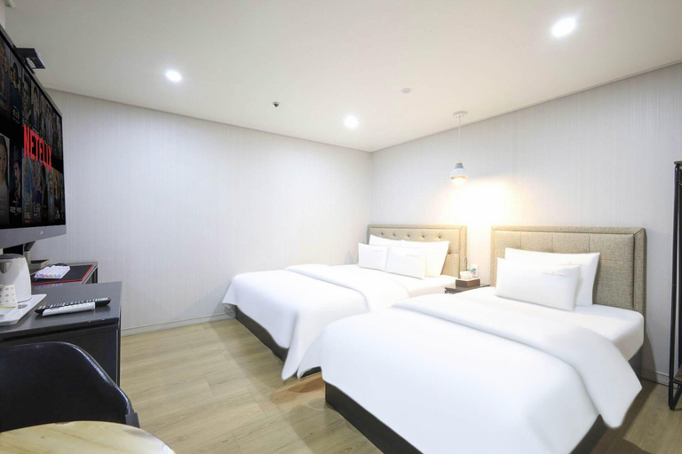 Bedroom 3, Changwon Sangnamdong Queens Hotel, Changwon
