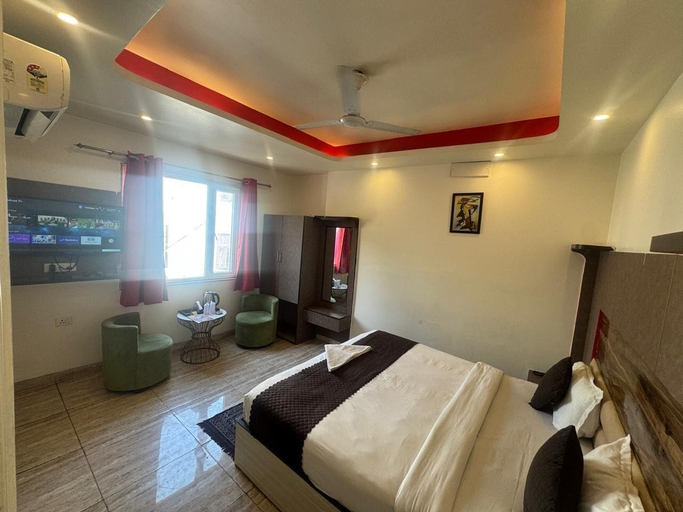 Room 4, V HOTEL DEV RESIDENCY, Delhi
