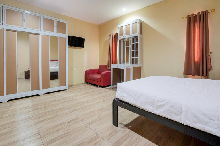 Room 5, Luxury Deluxe DBL Retreat W/ Free Wifi and Parking, Batam