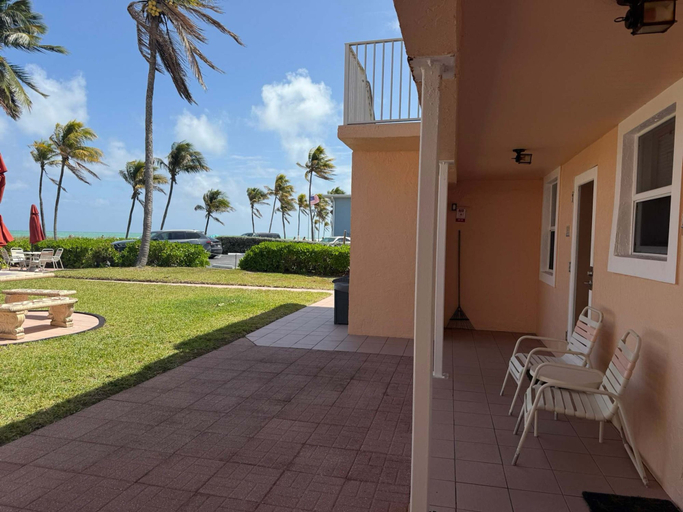 Room 2, Oceanfront Coastal Escape on Hollywood Beach, Broward