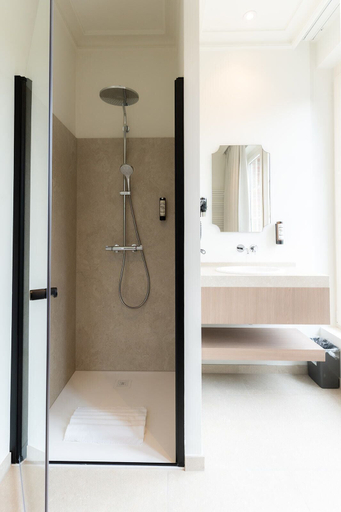 Bathroom 4, Hotel Lodewijk Van Male, West-Vlaanderen