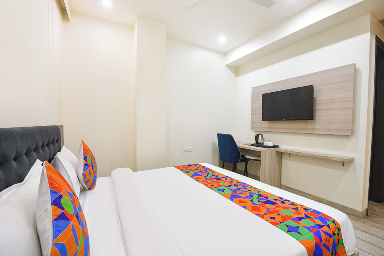 Room 2, FabHotel The Rolex Grand - Yatharth Super Speciality Hospital, Sector 20, Faridabad