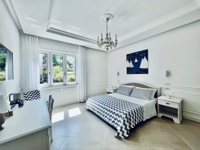 Room 3, Palazzo M, Napoli