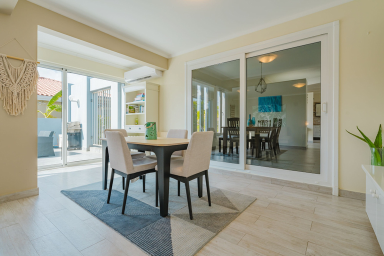 Room 5, Palm Beach Retreat 2 bed - 2 Bath Private