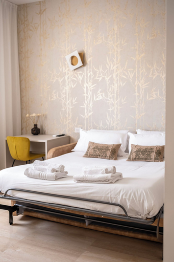 Room 5, Urbanicooh Cavour Rooms&Suite, Bologna