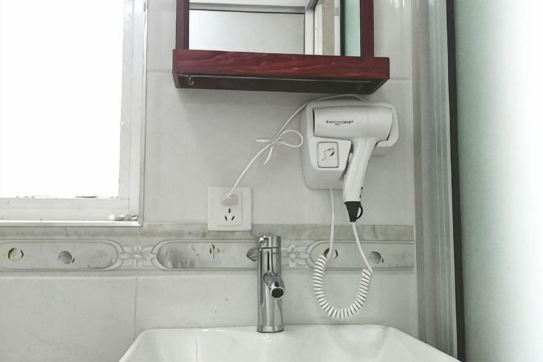 Bathroom 5, Lubin Hotel, Shijiazhuang, Shijiazhuang
