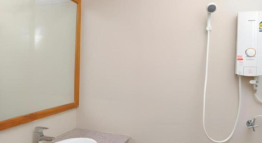 Bathroom 4, Sukkasem Hotel, Muang Nan