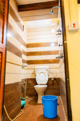 Bathroom 5, Shivaay Lodge Front Of Shree Ram Mandir Gate No 3, Faizabad