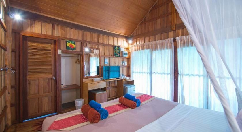 Bedroom 2, Thiw Son Beach Resort, Ko Yao District