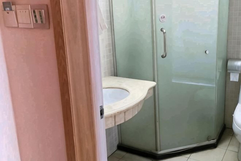 Bathroom 3, Taoyuan Supreme Hotel, Changde