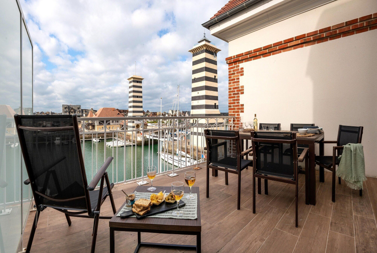 Balcony 2, Deauville Duplex for 6 With Terrace, Calvados