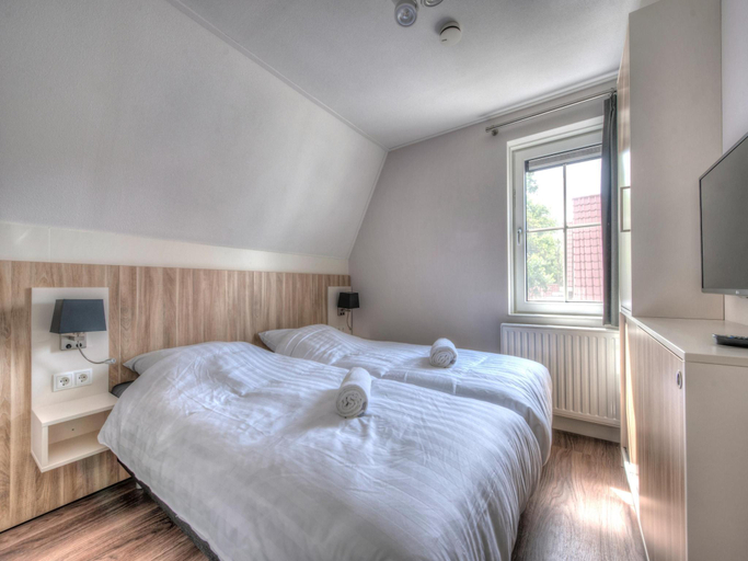 Bedroom 2, Relax in Coastal Luxury, Veere