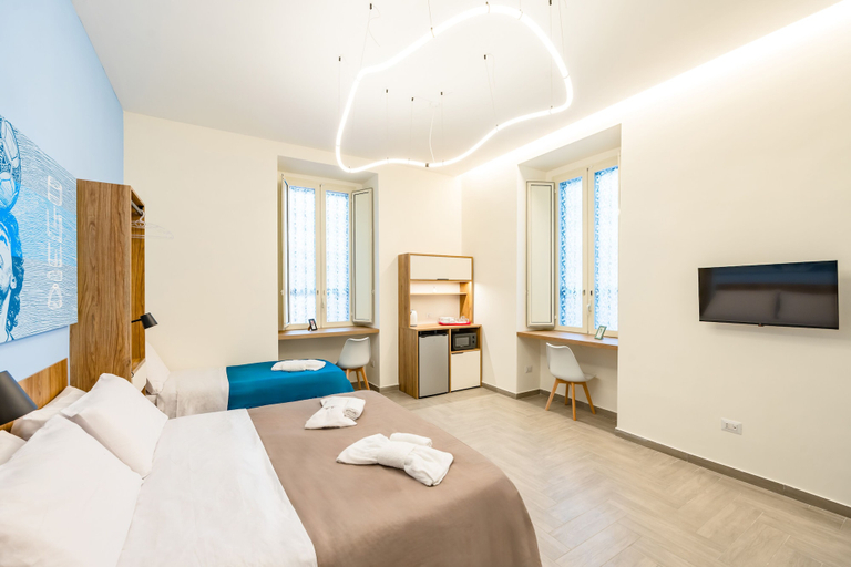 Room 5, Solaris Suites by Napoliapartments, Napoli