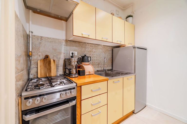 Others 2, Quiet Corner Central Zagreb 1BR w/ AC - Happy Rentals, Zagreb